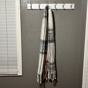 abercrombie and fitch long plaid scarf